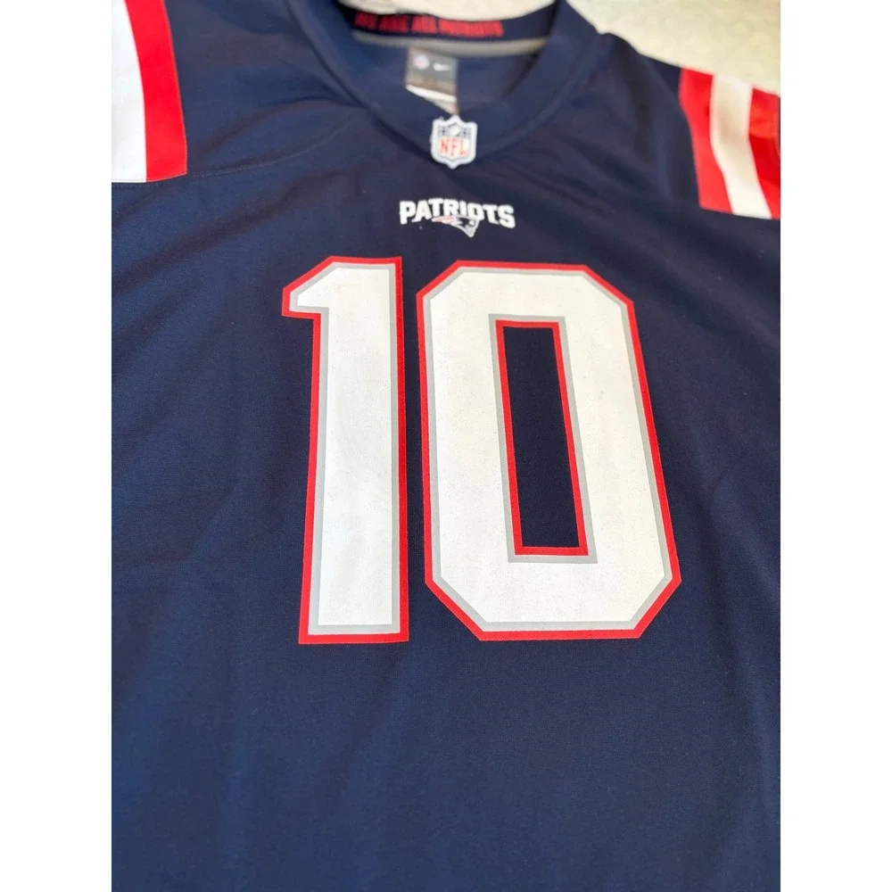 Nike Boys New England Patriots Mac Jones 10‎ Jersey Size XL